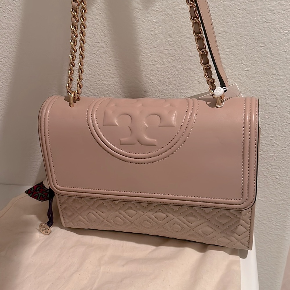 TORY BURCH FLEMING CONVERTIBLE SHOULDER BAG - NEW MINK/670